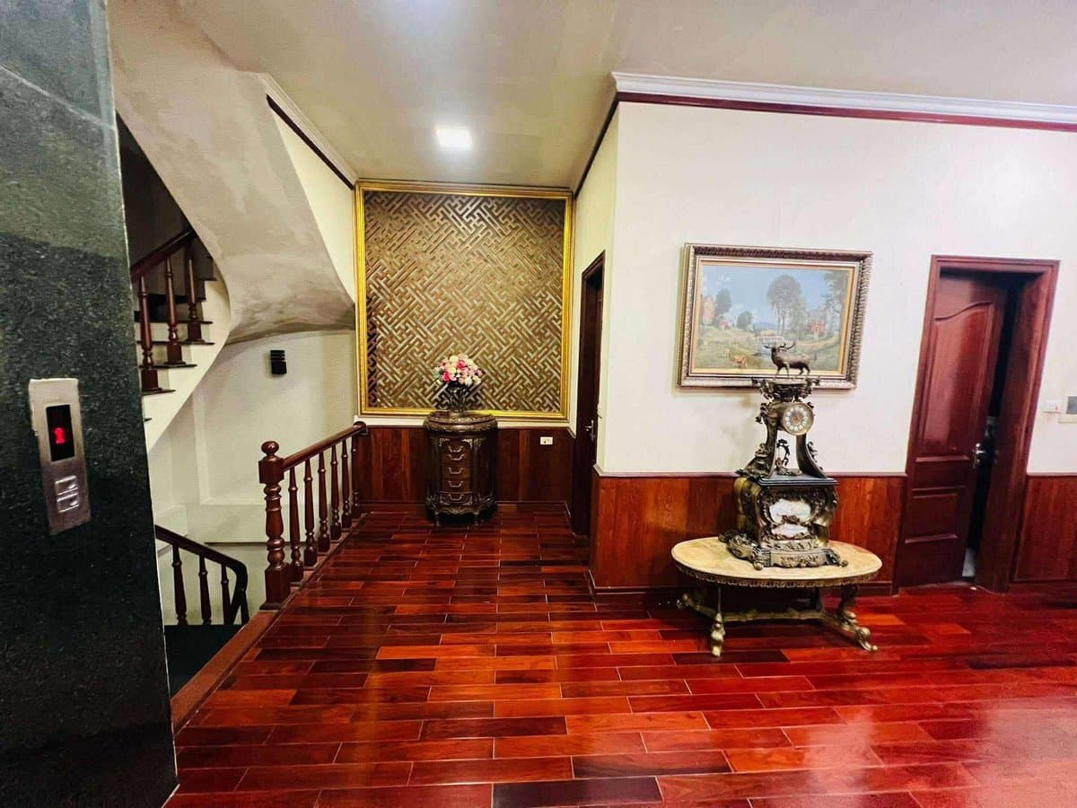 Bán nhà đường Huỳnh Thúc Kháng lô góc 7 tầng thang máy 75m2, mt 8m giá hơn 40 tỷ