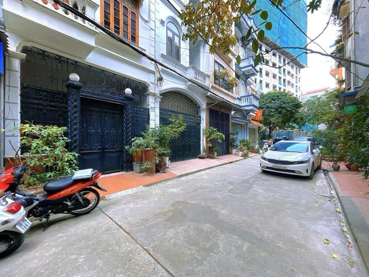 Bán nhà Phùng Chí Kiên 7 tầng thang máy, vừa ở kdvp, ô tô tránh dân trí cao giá 29 tỷ